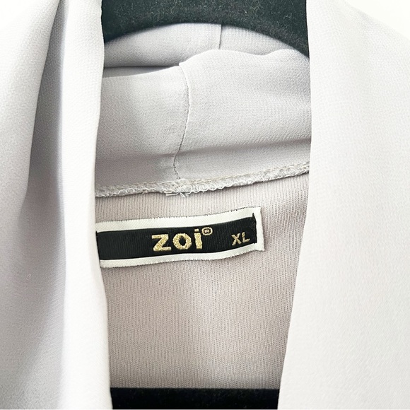 Zoi Flowy Blouse Grey Black faux leather XL - Picture 4 of 8